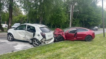 Через зіткнення Tesla і Ssang Yong на Львівщині госпіталізували трьох людей
