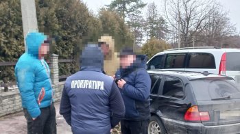 На Львівщині двоє злочинців вимагали у підприємця 100 тис. грн