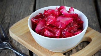 Хрустка капуста “Пелюстка”: простий рецепт смачної закуски