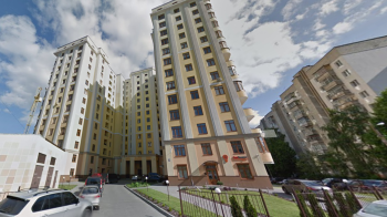 У Львові чоловік випав з вікна і загинув: поліція встановлює особу