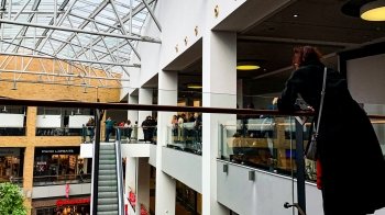 З торгових центрів Львова евакуювали людей через повідомлення про вибухівку