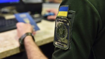 На Львівщині чоловік намагався виїхати за кордон з сестрою ексдружини, яка має інвалідність
