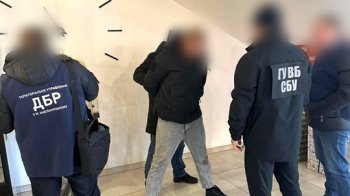 У Чернівцях затримали прикордонника, який видавав себе за підполковника СБУ