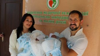 Львівські лікарі виходили двох передчасно народжених хлопчиків з Київщини