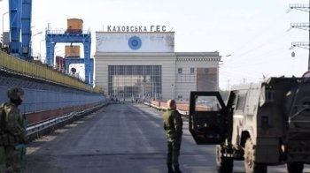 Завадили окупантам відремонтувати: ЗСУ знову вдарили по мосту на Каховській ГЕС