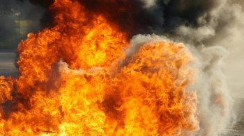 Вогонь на НПЗ, фото ілюстративне