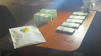 Брали хабар аби закрити кримінал: на отриманні хабаря викрили прокурорів