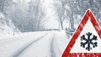 На дорогах Львівщини ускладнилася ситуація через погоду