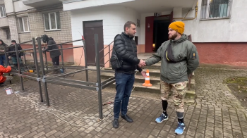 Після скандалу з пандусом у Львові мешканець будинку вибачився перед військовим