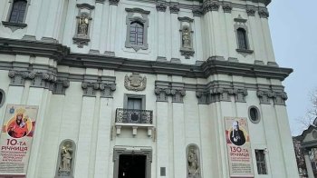 У тернопільському храмі, де автівка в'їхала у престол та плащаницю, досі нема дверей