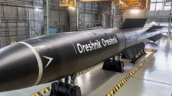 Здатна подолати тисячі кілометрів: що відомо про балістичну ракету “Орєшнік”