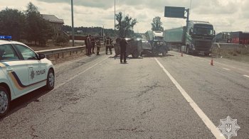 Поліція перекрила рух трасою біля Бродів через важку ДТП з потерпілими