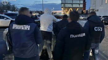 На Львівщині чоловік обіцяв за 18 тис. доларів вивезти ухилянта з України у вантажівці