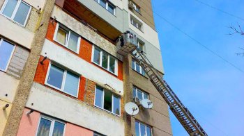 Не змогла відчинити двері: у Трускавці рятувальники допомогли хворій жінці