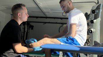 Втратив ногу та провів місяць у комі: львівські лікарі врятували 18-річного мотоцикліста