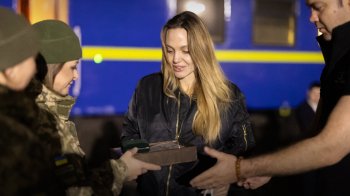 Львівські прикордонники подякували Анджеліні Джолі за підтримку українців під час війни