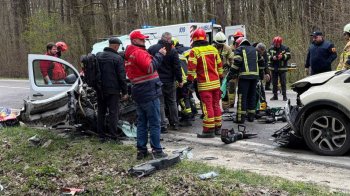 На дорозі поблизу Львова сталась потрійна ДТП з постраждалими