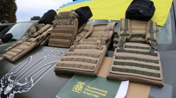 Авто, амуніція, дрони та комп'ютери: зі Львова на передову передали допомогу для ЗСУ