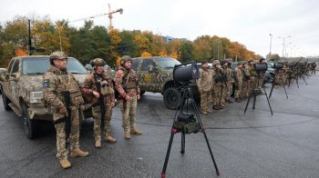 Львівська ОВА передала командуванню "Захід" 30 вогневих мобільних груп