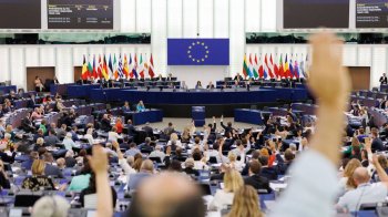 Що «пришпорить» Захід?