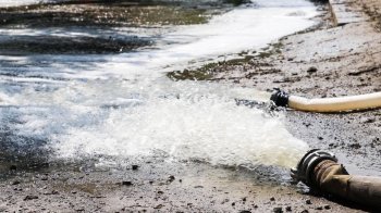 Обстріли та вода на рівні понад 2 метри: у Херсонській ОВА розповіли про ситуацію із затопленнями
