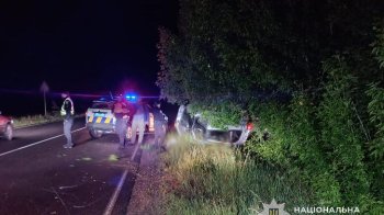 Поблизу Золочева перекинувся легковик: 36-річну водійку госпіталізували