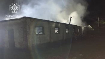 Уночі в Самбірському районі сталася масштабна пожежа, яку гасили майже дві години