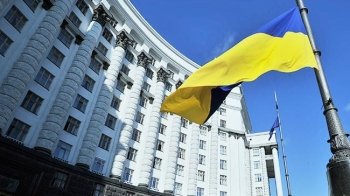 Уряд схвалив постанову про заборону виїзду чиновників за кордон: деталі