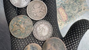 На Львівщині митники вилучили у 49-річної жінки російські монети та банкноти