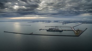 Польська нафтопромисловість постраждала через відмову від російської нафти: як це планують компенсувати