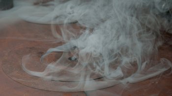 У багатоквартирному будинку на Сихові чадним газом отруїлися троє людей