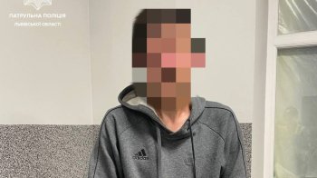 У Львові поліцейські знайшли розшукуваного крадія з Донеччини: він спав у під’їзді будинку