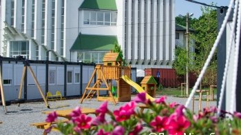У львівських містечках для переселенців обладнали дитячі майданчики (фото)