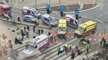 У Польщі шестеро українців постраждали внаслідок наїзду авто на автобусну зупинку