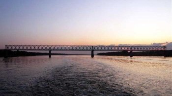 ЗСУ вдарили по Антонівському залізничному мосту