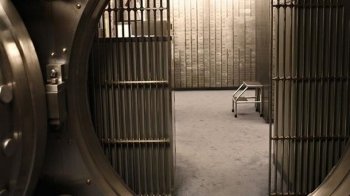 За два місяці викрала 2 млн грн: поліція затримала 58-річну працівницю львівського банку