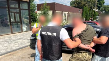 На Хмельниччині 25-річного офіцера ТЦК викрили на вимаганні 40 тис. грн у військовозобов’язаного