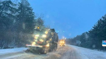 На Львівщині спецтехніка всю ніч прибиратиме сніг