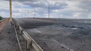 Українські захисники знову влучили по Антонівському мосту: удари були філігранні