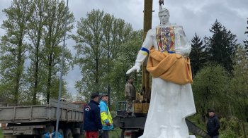 На Львівщині знесли ще один пам’ятник радянському солдату