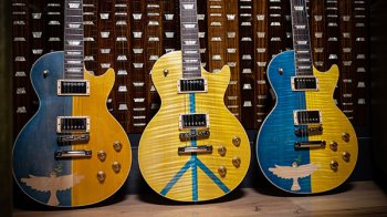 Гітару Маккартні продали на аукціоні на підтримку України