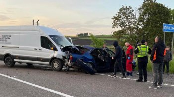 На Львівщині у ДТП зіткнулися мікроавтобус та авто