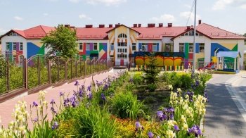 «Якщо заважають діти, відправте їх в інтернат»: чому у Зубрі не працює дитсадок та коли його можуть відкрити