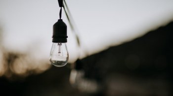 На Львівщині світло вимикатимуть меншості груп: графіки на 13 грудня