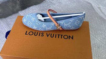 На Львівщині затримали водія з "брендовим" вантажем на понад мільйон гривень