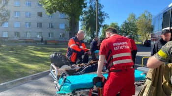 Працівники швидкої допомоги