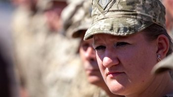 Жінкам дозволять стати на військовий облік онлайн