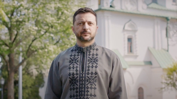 “Зло має свою годину, а Бог має свій день”: Президент Зеленський привітав українців з Великоднем