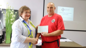 На Львівщині випустили перших медичних техніків: навчалися водії “швидкої допомоги”