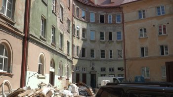 Відновлення зруйнованих будинків на Стрийській